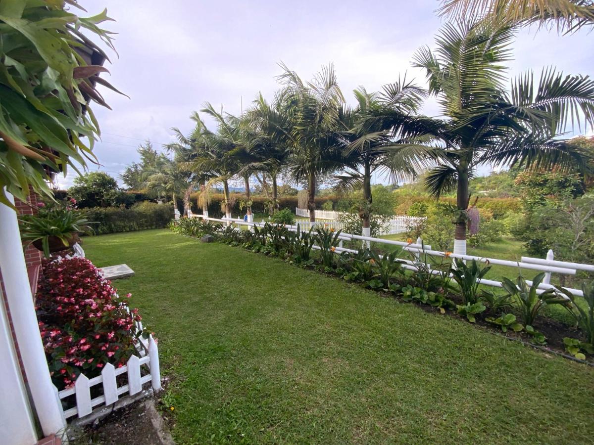 Finca Hotel 12 Palmas- Aeropuerto Jmc 里奥内格罗 外观 照片