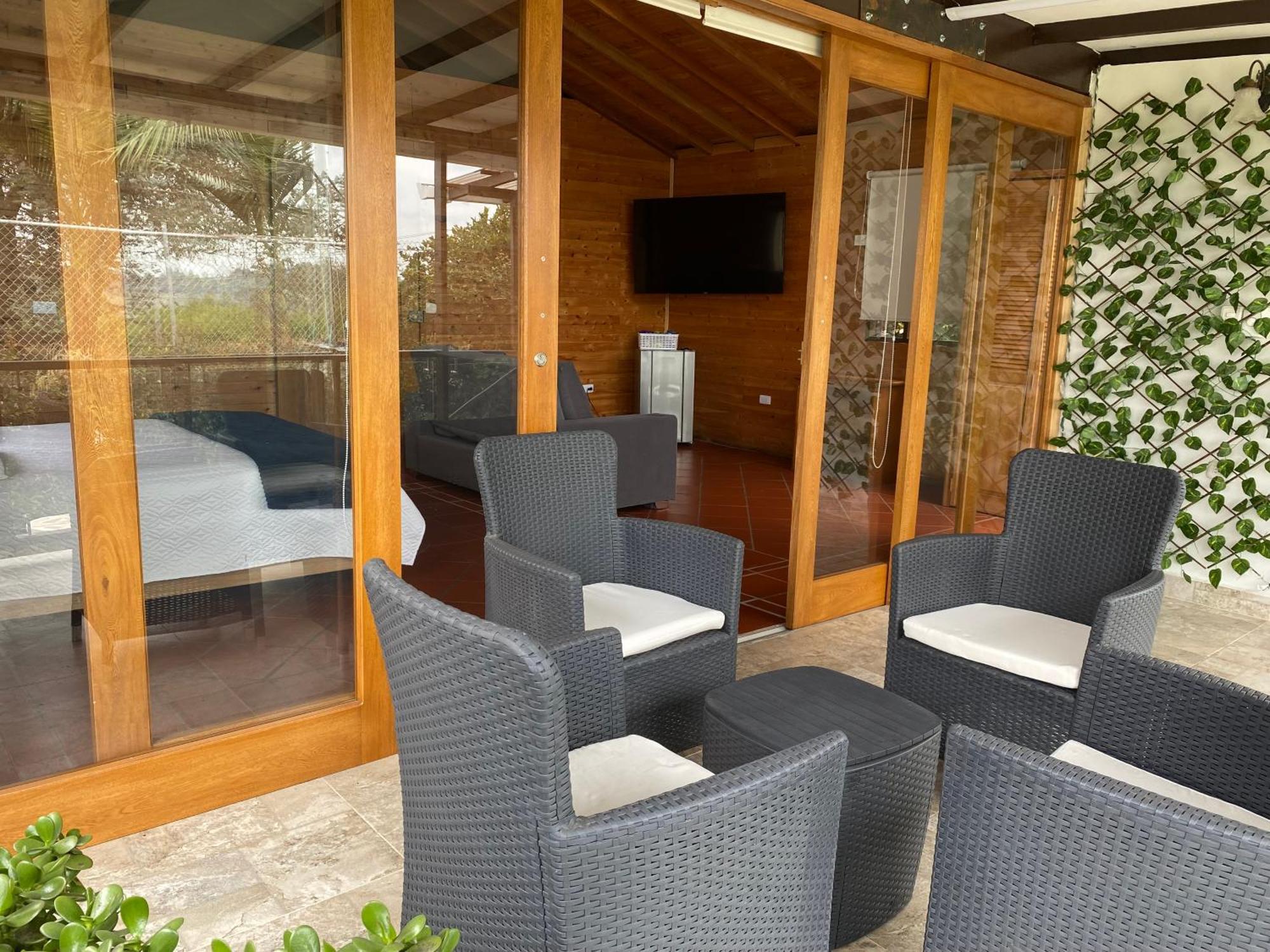 Finca Hotel 12 Palmas- Aeropuerto Jmc 里奥内格罗 外观 照片